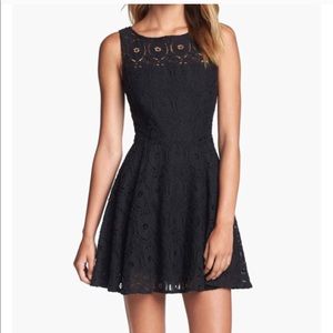 BB DAKOTA little black dress lace